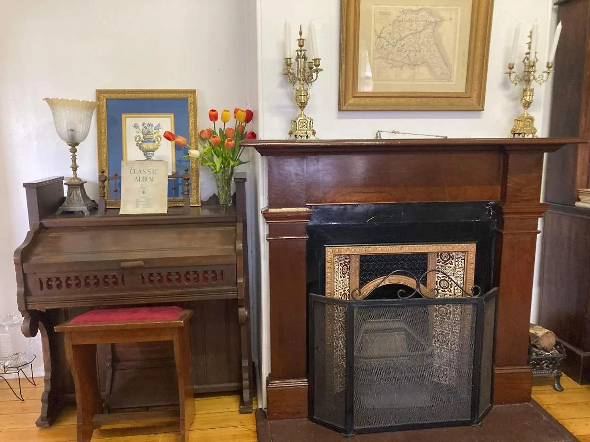 The Old Station Masters House Qld Bed & Breakfast Maryborough Australia