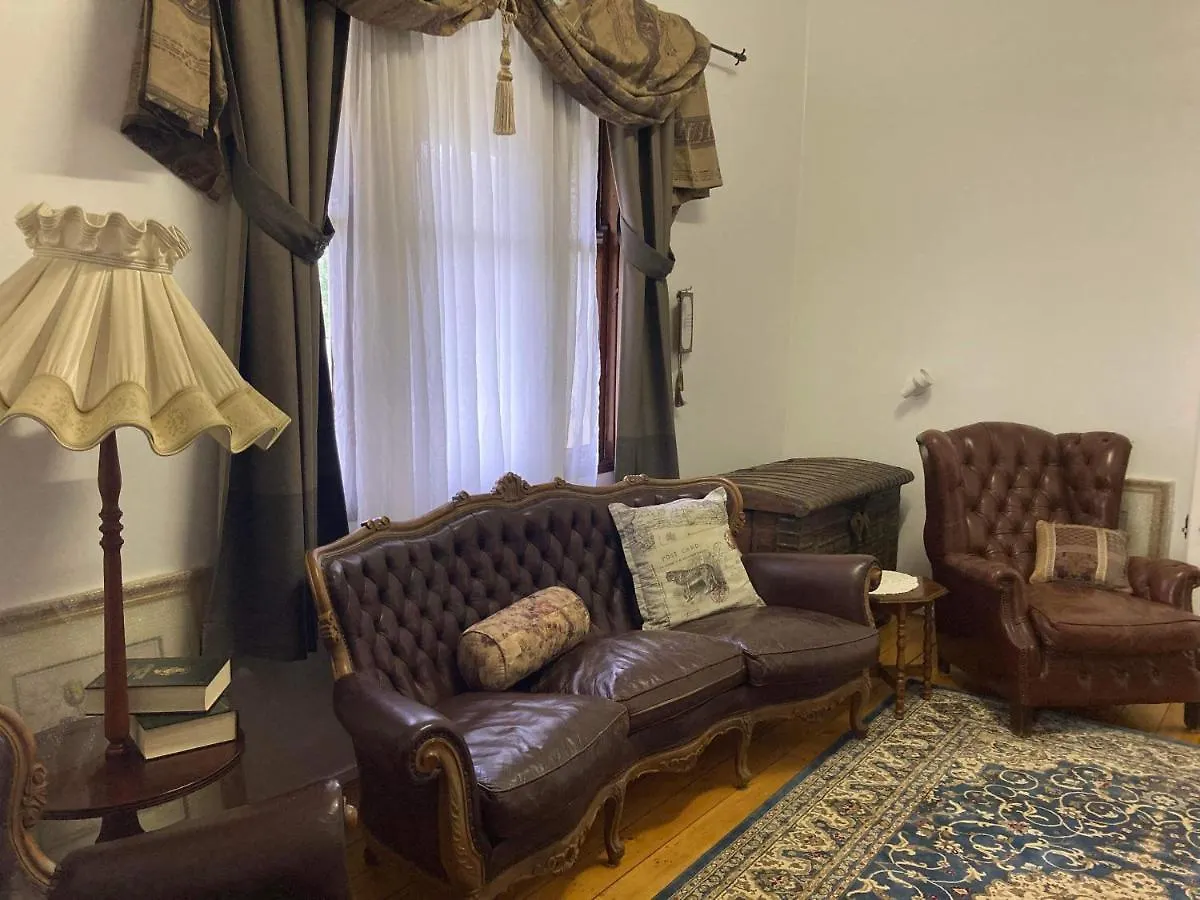 The Old Station Masters House Qld Bed & Breakfast Maryborough